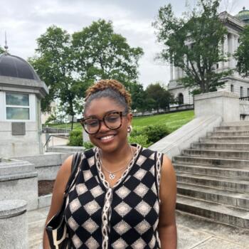 Babysitter in Chicago: Nina