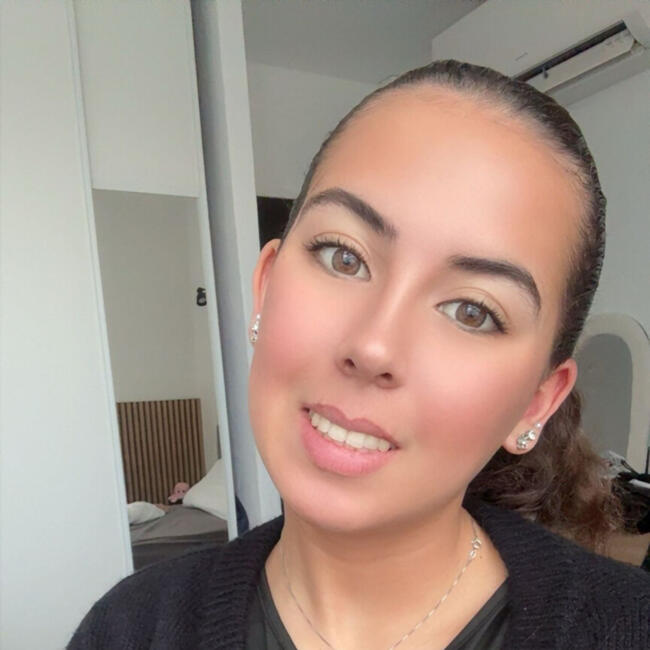 Babysitter in Fréjus: Clara