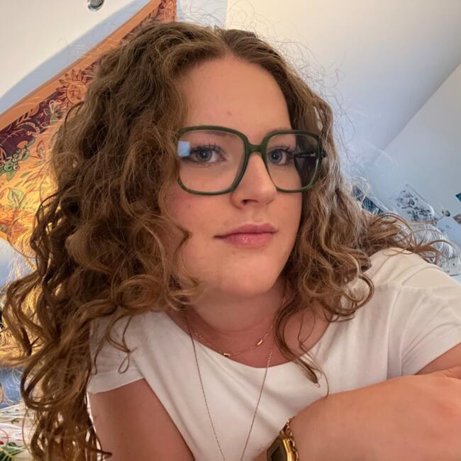 Babysitter in Martigny-sur-l'Ante: Claire