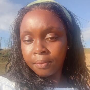 Babysitter in Newlands West: Mbalenhle