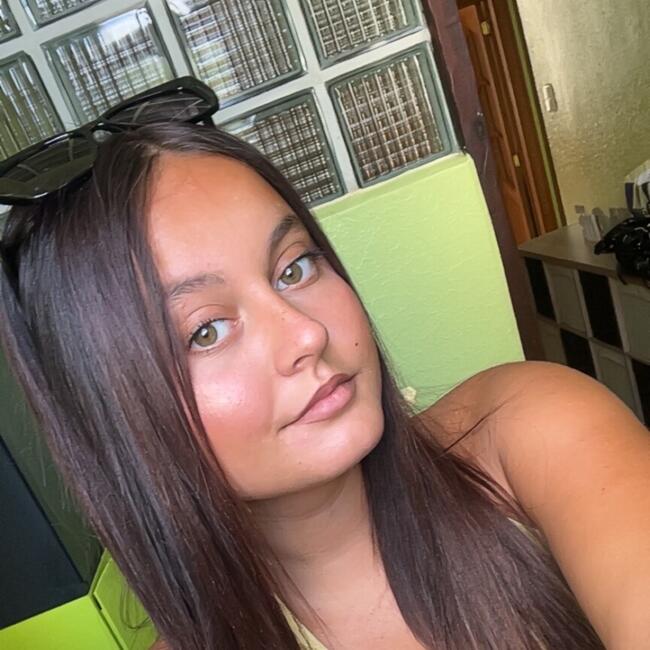 Babysitter in Fernelmont: Lena