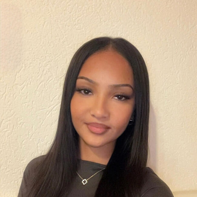 Babysitter in Collombey: Kelya