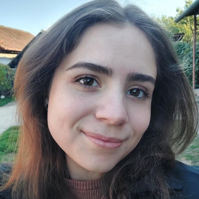 Bonă în Salonta: Larisa