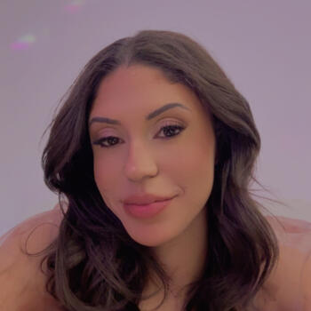Babysitter Contagem: Larissa