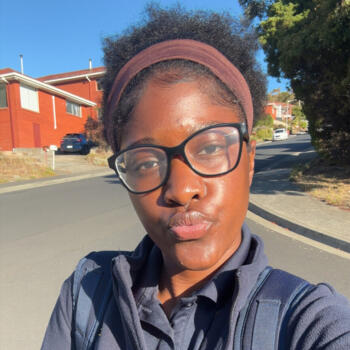 Babysitter in Hobart: Lusamba