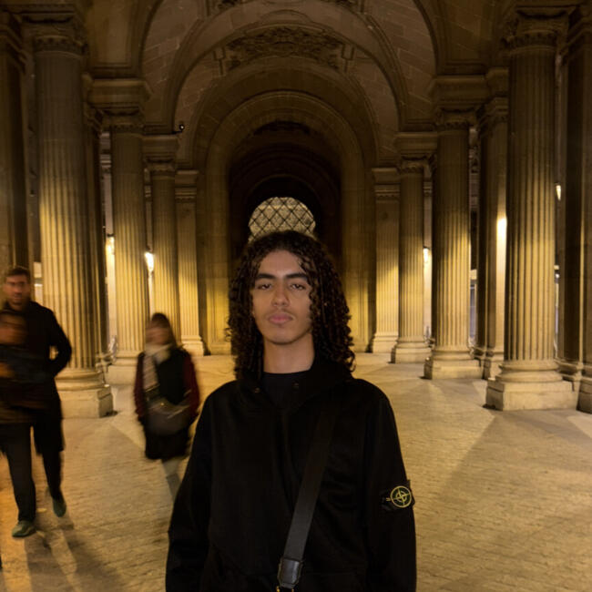 Babysitter in Paris: Haitem