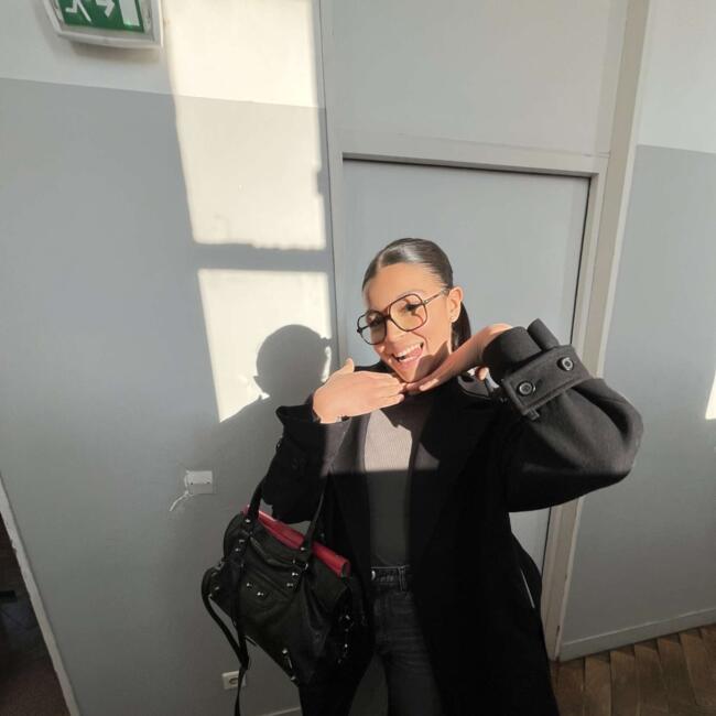 Babysitter in Nîmes: Amira