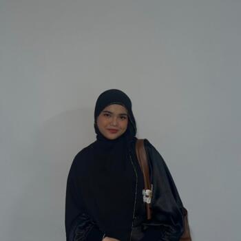 Babysitter in Singapore Island: Deean