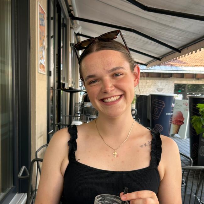 Varuška v Gorenja vas: Neža