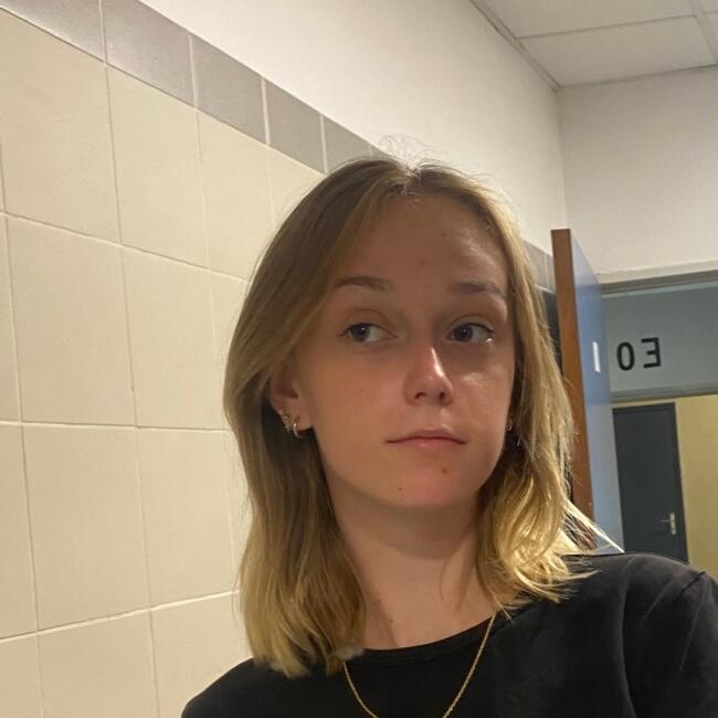 Babysitter in La Garde: Lilou