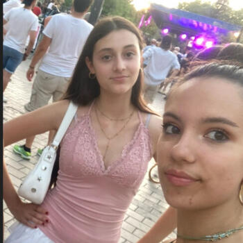 Babysitter in Dijon: Suzie et Nawal