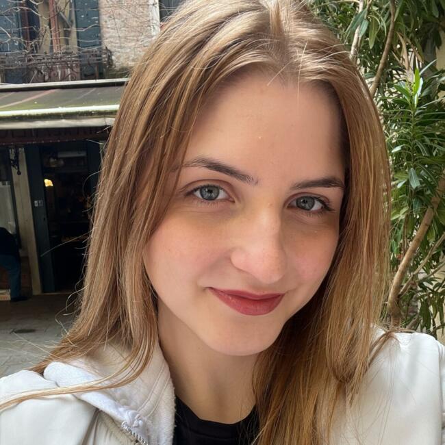 Babysitter in Belgrade: Mina