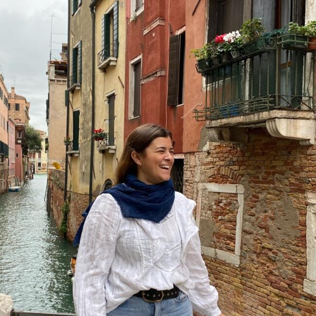 Canguro en Sevilla: Angela