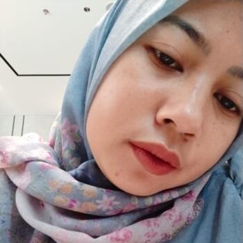 Lowongan pekerjaan babysitting di Kota Surabaya: lowongan pekerjaan babysitter Yuni
