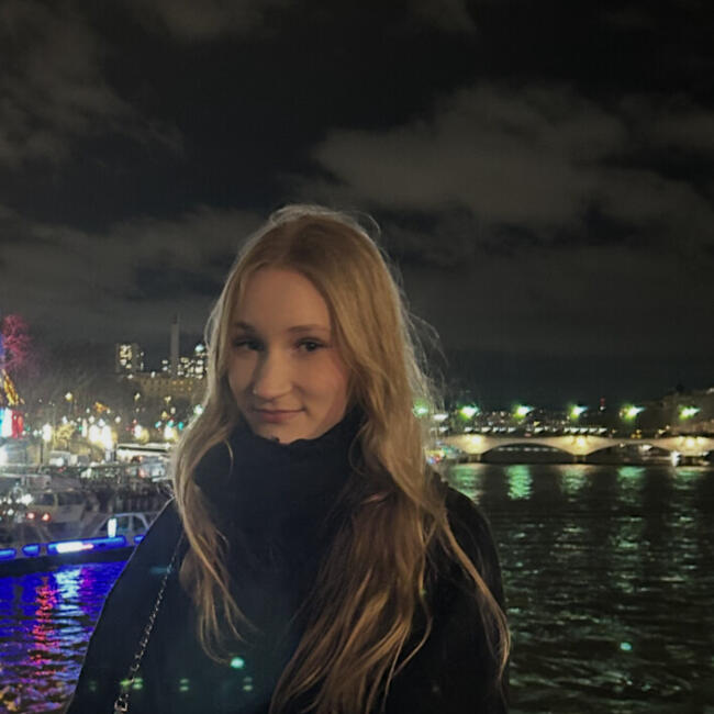 Baby-sitter à Villiers-sur-Marne: Nikolina