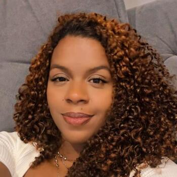 Babá Queimados: Dayana Santos