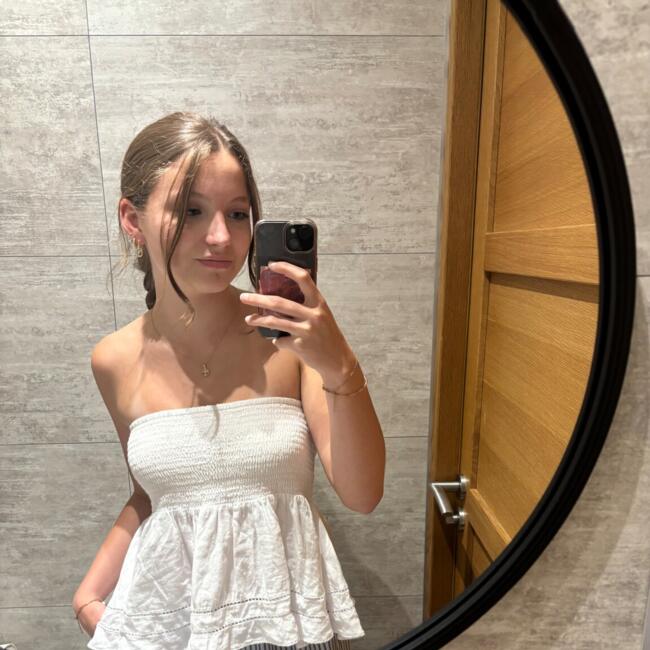 Babysitter in Bourgoin-Jallieu: Lia