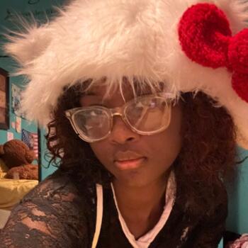 Babysitter in Brooklyn Park: Siyah