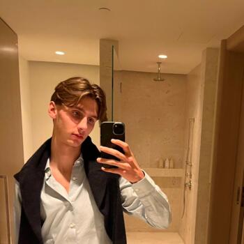 Babysitter in Paris: Eliott