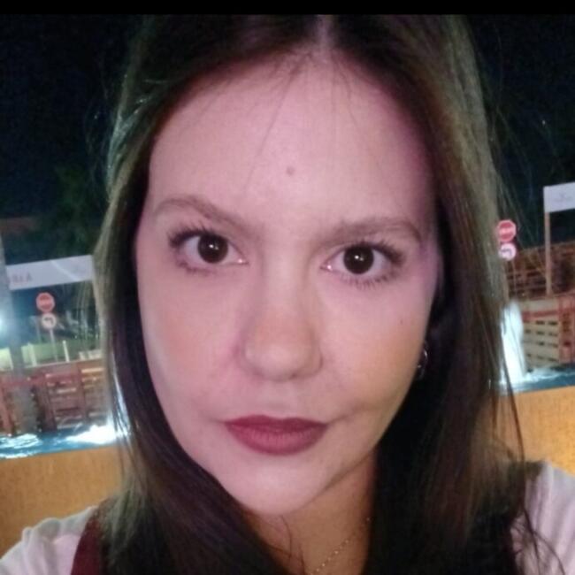 Babysitter in Goiânia: Leticia