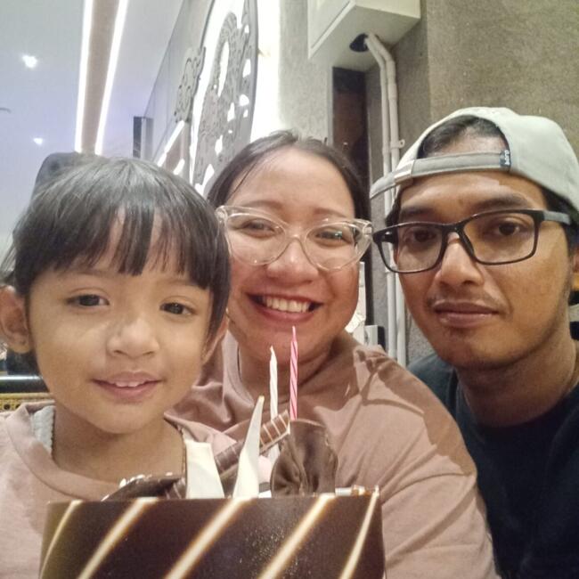 Babysitting job in Bekasi: Petrus