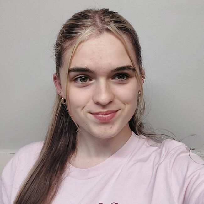 Babysitter in Cardiff: Ella