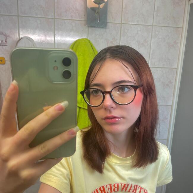 Babysitter in Tourcoing: Léana