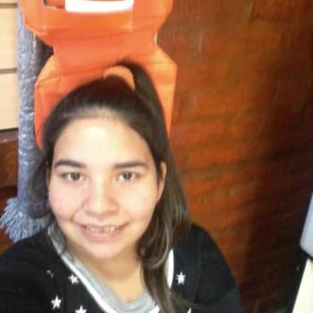 Niñera José María Ezeiza: Camila