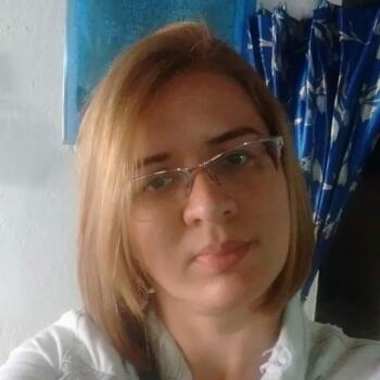 Babysitter in Caeté: Daniela