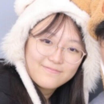 Babysitter in Melbourne: Evelyn