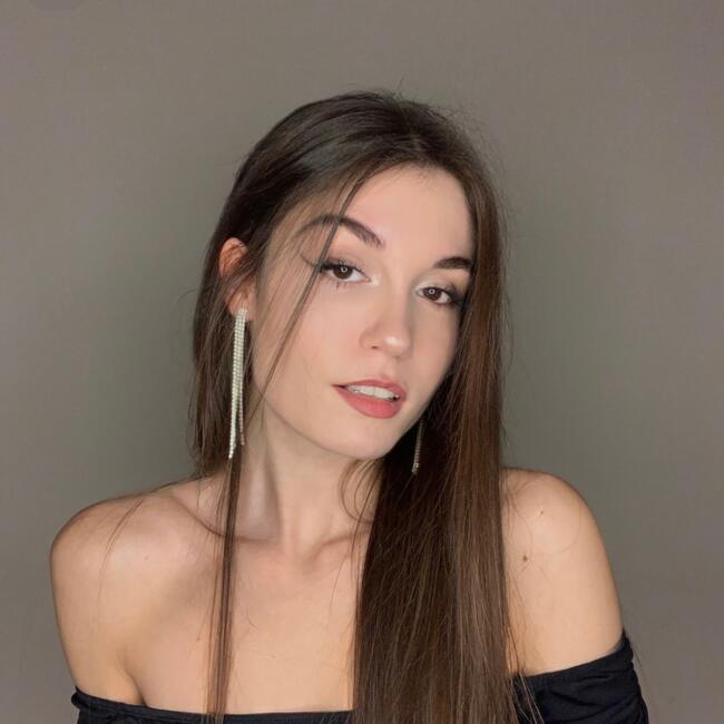 Babysitter in Pesaro: Jenni