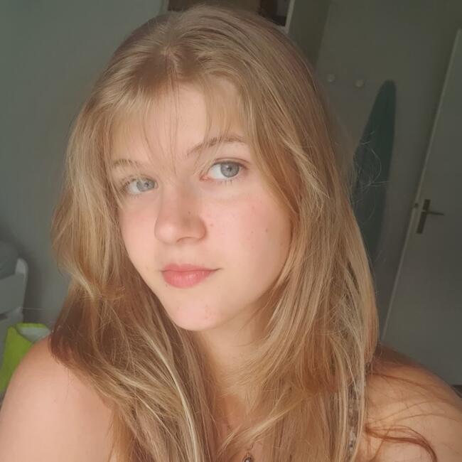 Baby-sitter in Villeneuve-d'Ascq: Flore