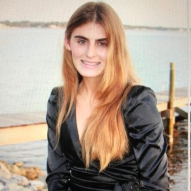 Babysitter in Vitoria-Gasteiz: Emily