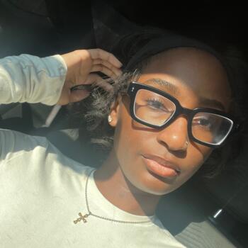 Babysitter in Willingboro: Deanna