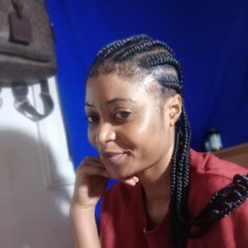 الوالدين أبوظبي: Yesi