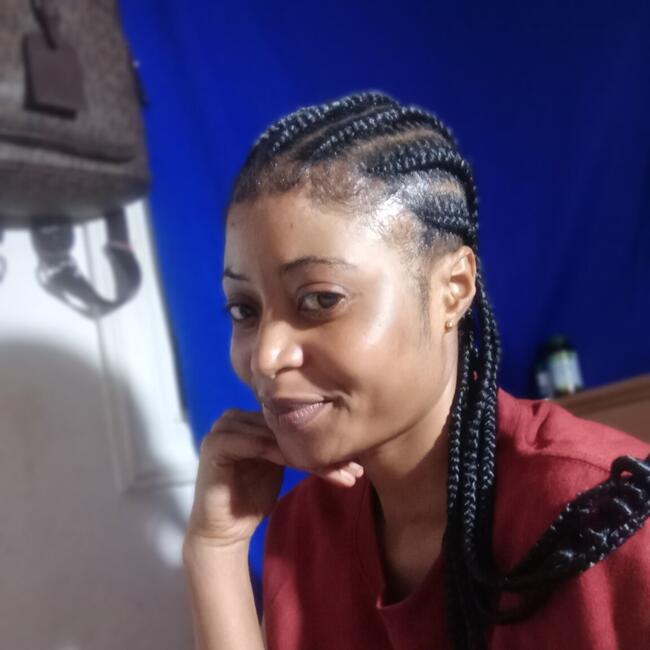 وظيفة جليسة أطفال في أبوظبي: Yesi