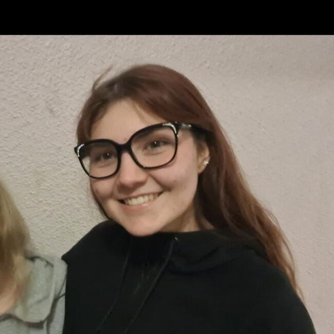 Babysitter in Saint-Dizier: Lisa