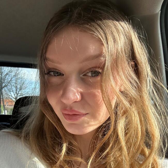 Babysitter in La Rochelle: Méline