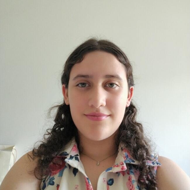 Babysitter in Belo Horizonte: Evellyn