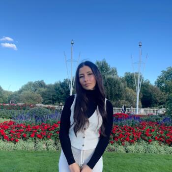 Babysitter in Drancy: Mina