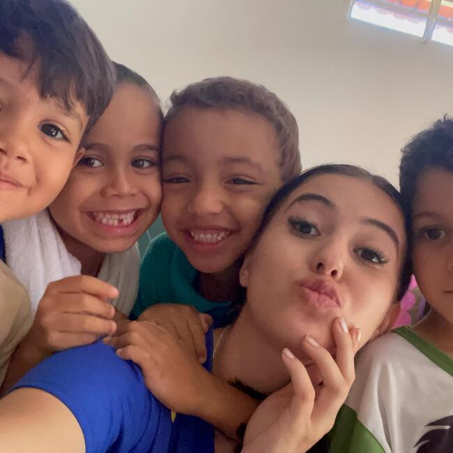 Babysitter in Goiânia: Adryelle