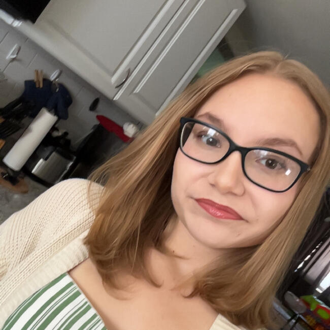 Babysitter in Sycamore (Illinois): Emma