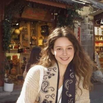 Babysitter in Bucharest: Dina