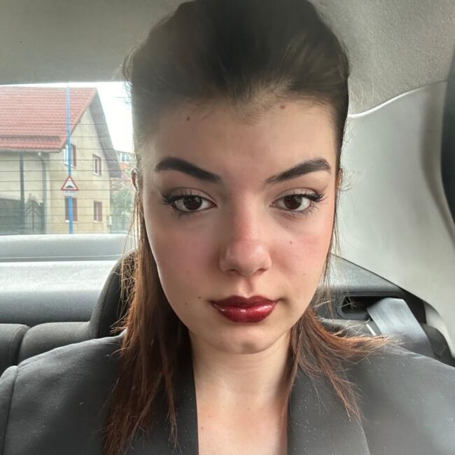 Babysitter in Brasov: Esther