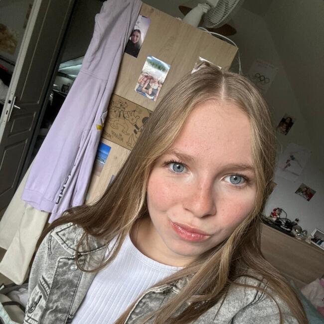 Babysitter in Authoison: Perrine