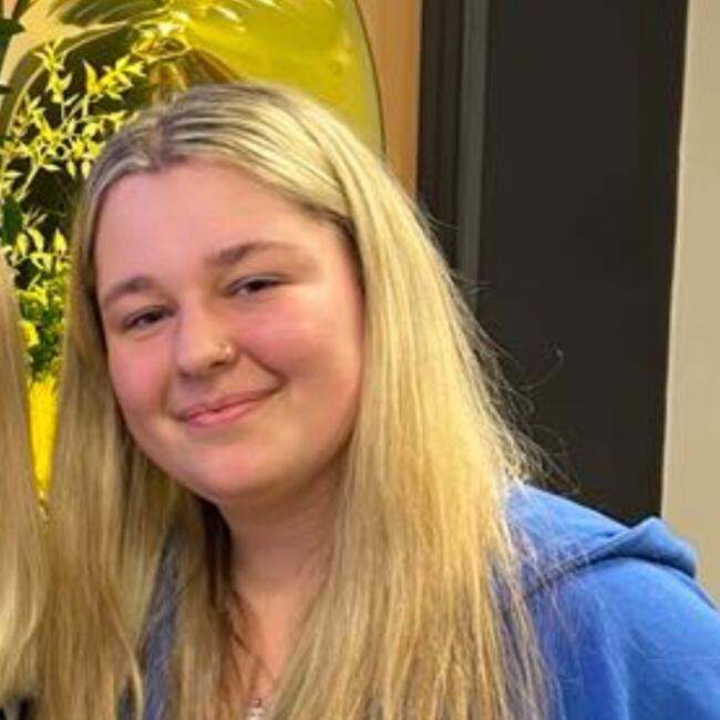 Babysitter in Leigh: Alyssia