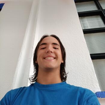 Babysitter in Barcelona: Timur