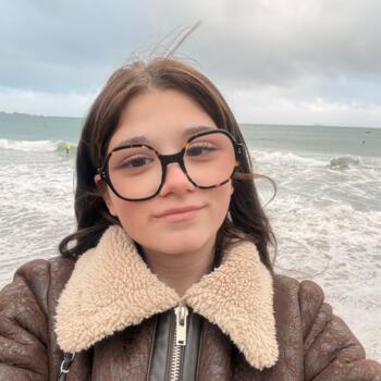 Babysitter in Roncq: Selina