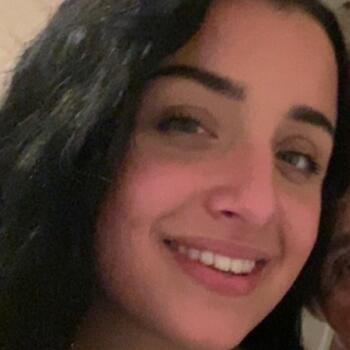 Varuška v Celje: Tia