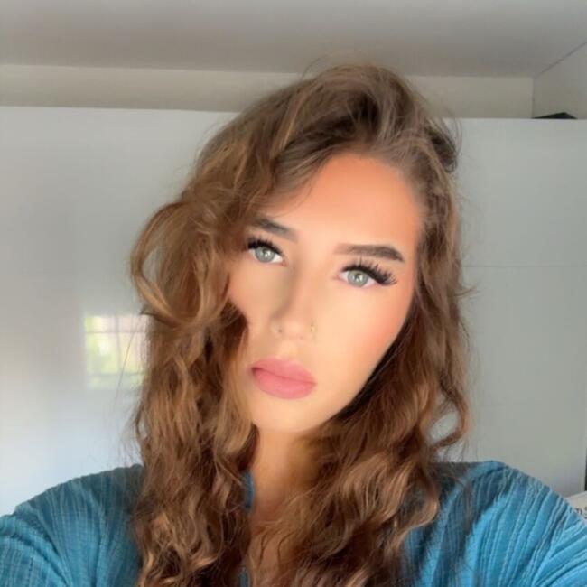 Babysitter in Brive-la-Gaillarde: Louna